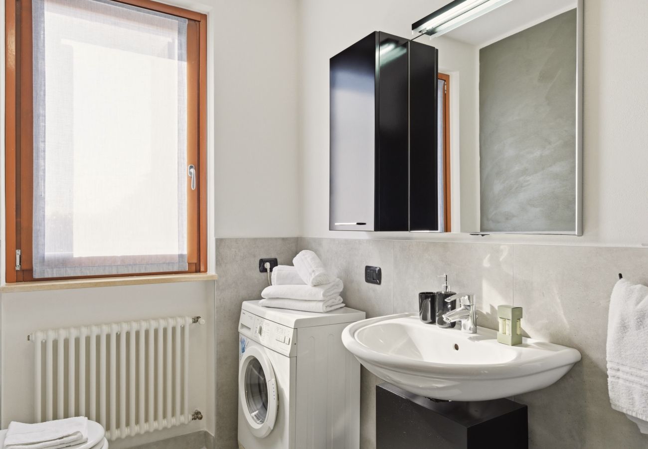 Appartamento a Lazise - Regarda - Wine Apartment Promenade centrale con giardino e piscina