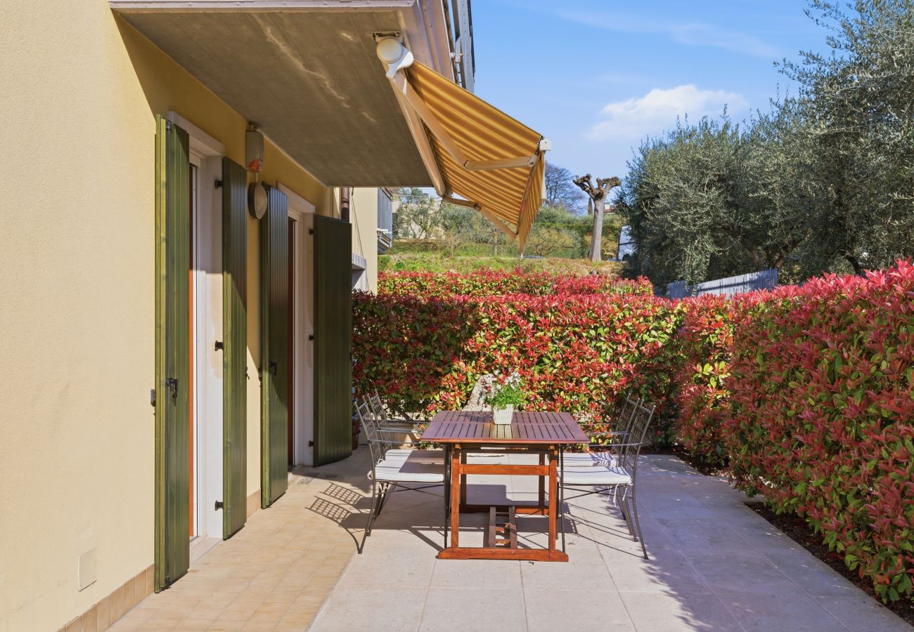 Appartamento a Lazise - Regarda - Wine Apartment Promenade centrale con giardino e piscina