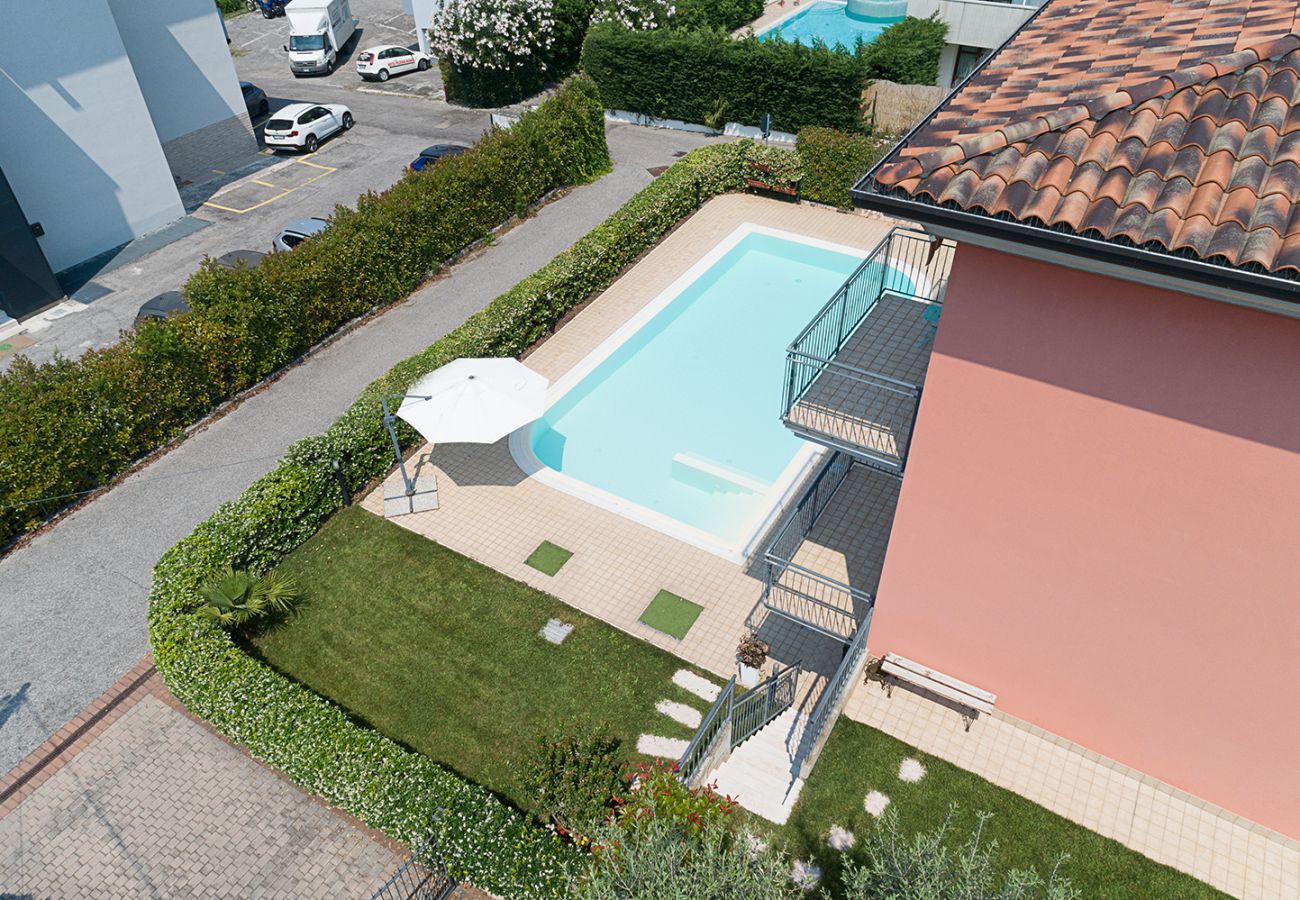 Appartamento a Lazise - Regarda - Wine Apartment Promenade centrale con giardino e piscina