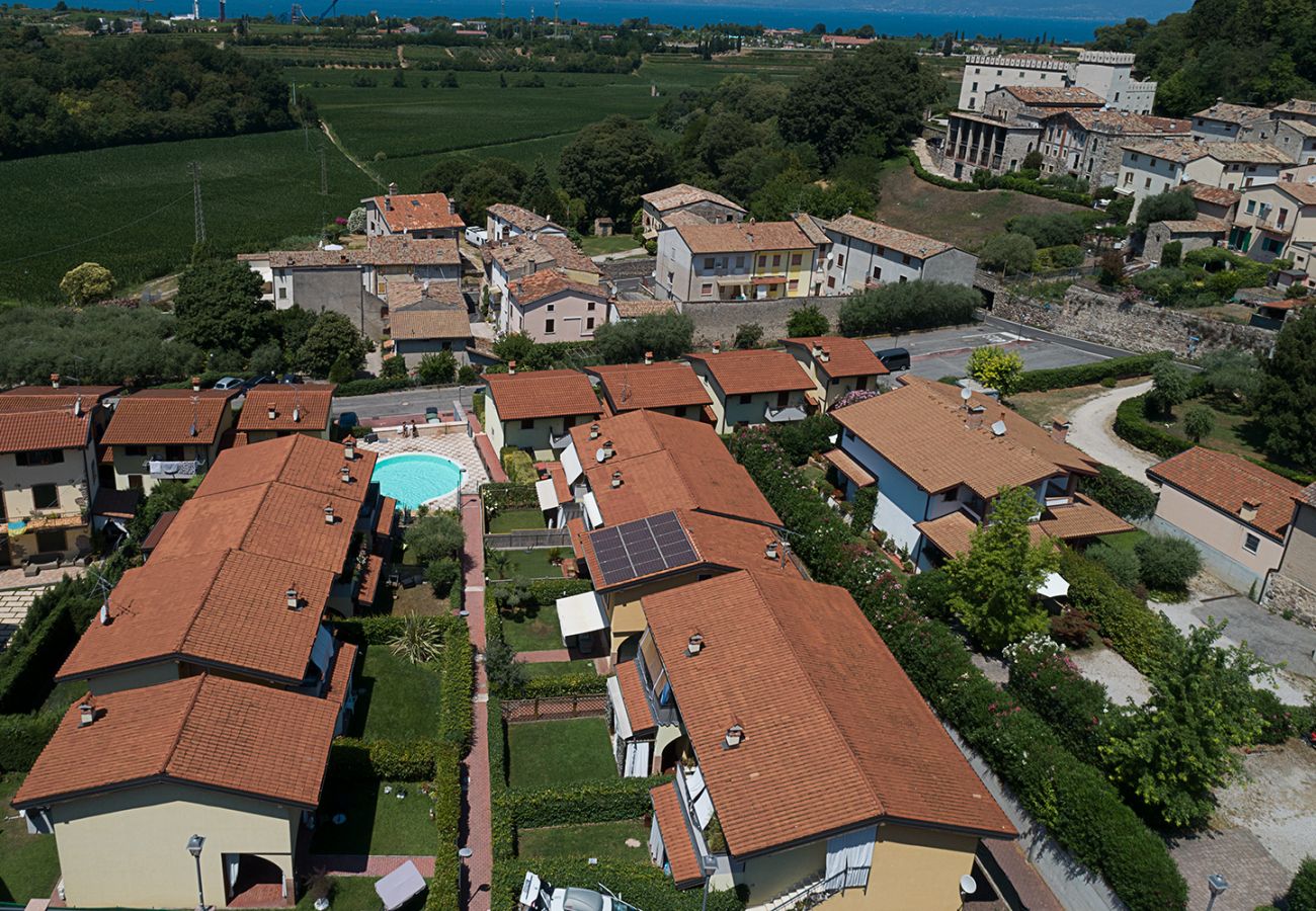 Appartamento a Lazise - Regarda - trilocale L'Archetto con giardino privato, WiFi, piscina