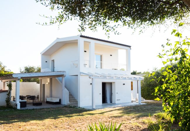  a Olbia - Villetta Bianca - eccentrica casa moderna a 400mt spiaggia