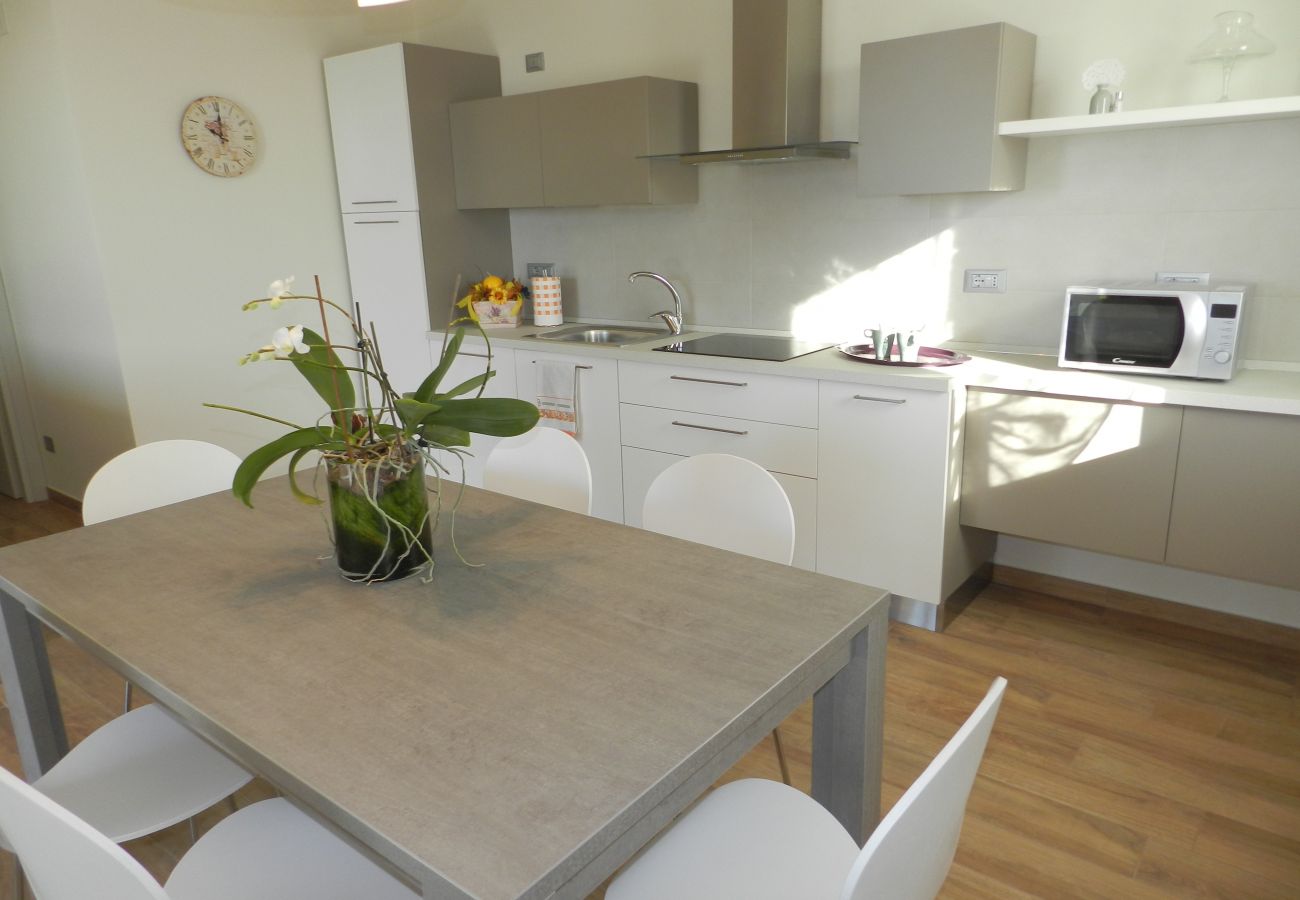 Villa a Bardolino - Regarda - Villa Alba a Bardolino con vista lago, garage, wifi e giardino privato