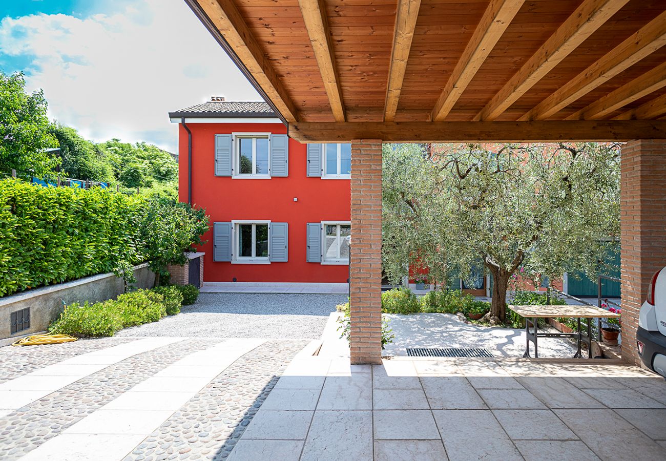 Casa a Bardolino - Regarda – rustico Petra a Bardolino, 3 camere, 2 bagni, giardino e wifi