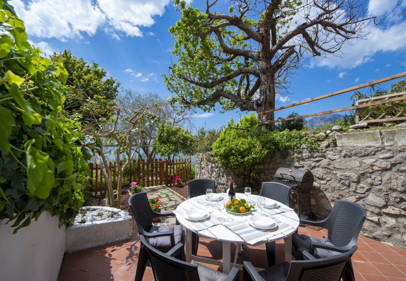 Casa a Praiano - Casa di Nonno Mario - Terrazza vista mare, nel cuore di Praiano