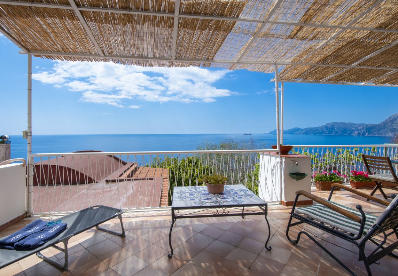 Casa a Praiano - Casa di Nonno Mario - Terrazza vista mare, nel cuore di Praiano