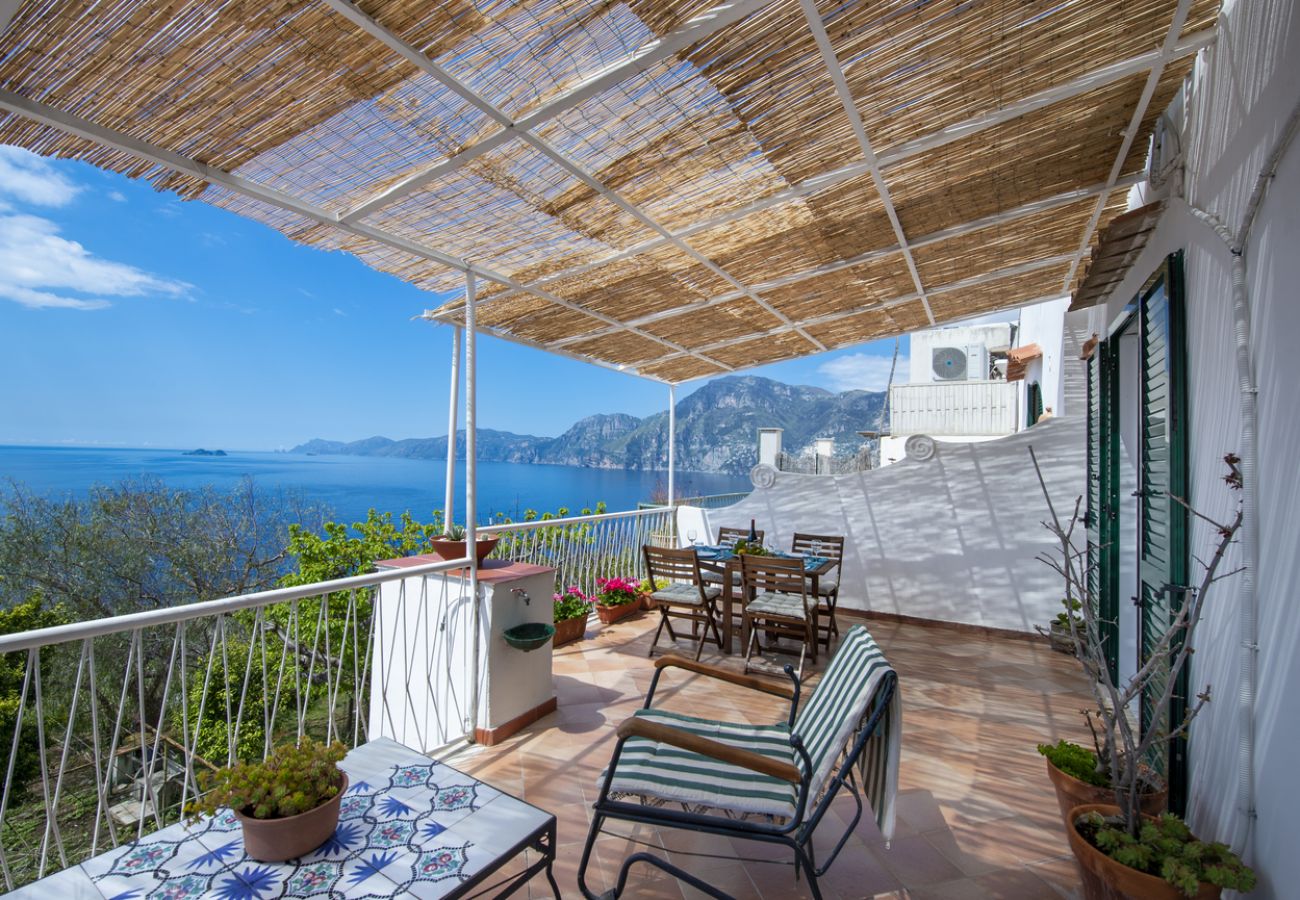 Casa a Praiano - Casa di Nonno Mario - Terrazza vista mare, nel cuore di Praiano