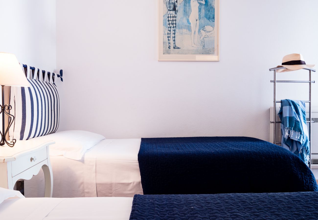 Villa Miriam - camera spaziosa in casa vacanze a Pittulongu, relax e tranquillità per il tuo soggiorno
