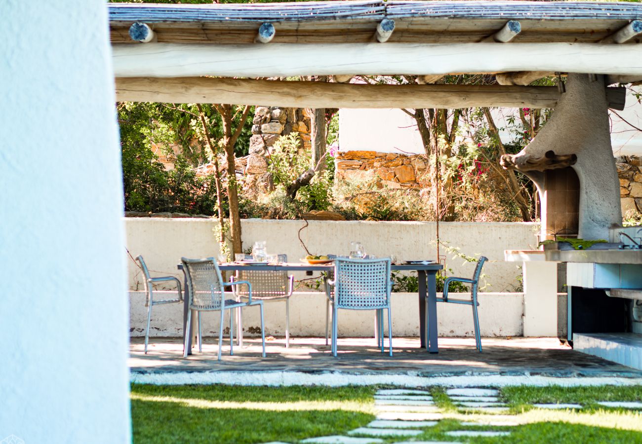 Villa Miriam - villa in affitto a Pittulongu con giardino curato, perfetta per vacanze rilassanti in Sardegna