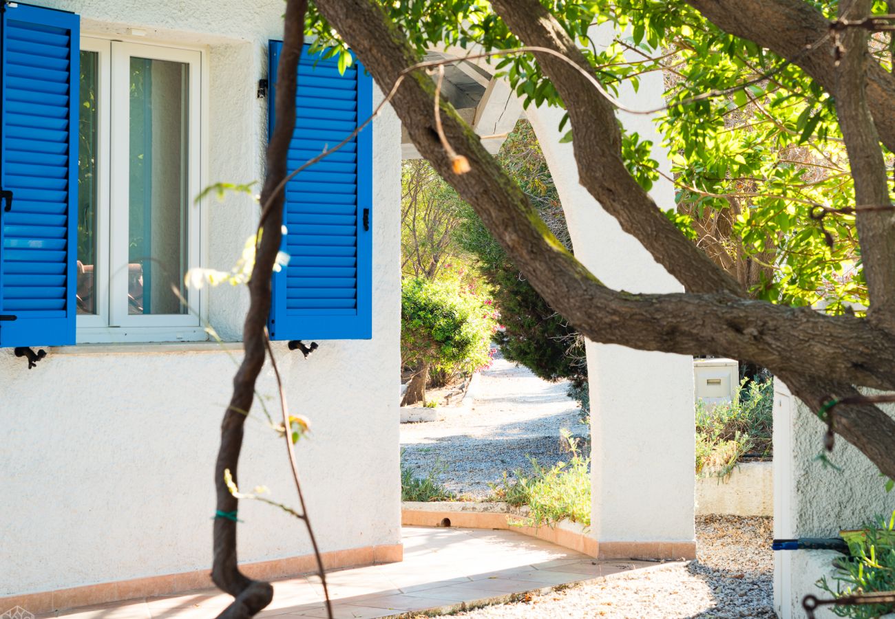 Villa Miriam - villa in affitto con vista mare a Pittulongu, ideale per vacanze in Sardegna