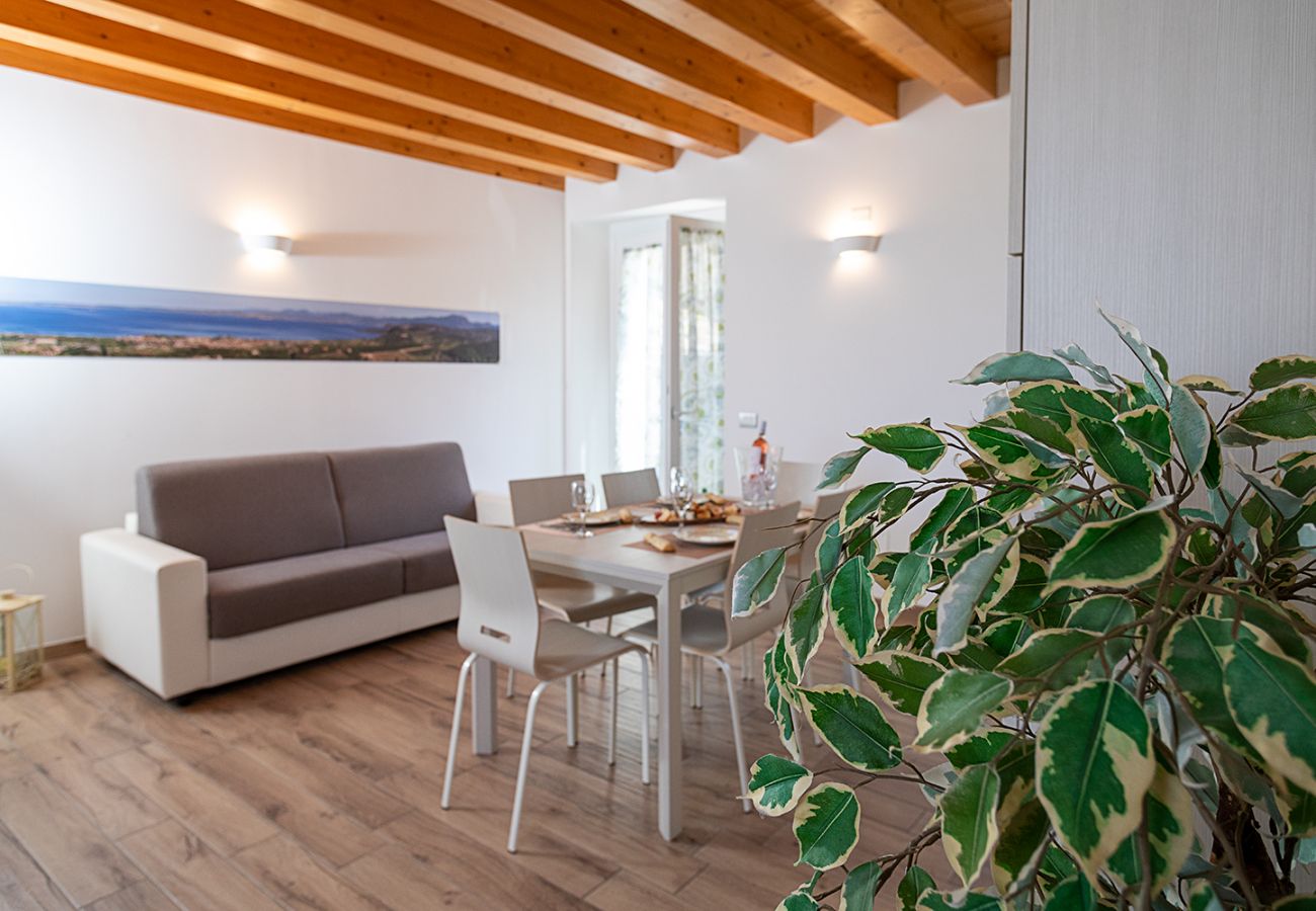 Casa a Bardolino - Regarda - romantico rustico Casa Rossa 1 con wifi, aria condizionata