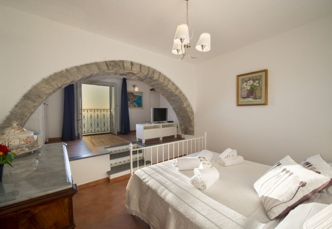  a Praiano - Casa Cimino A - Grazioso appartamento con vista mozzafiato su Capri e Positano