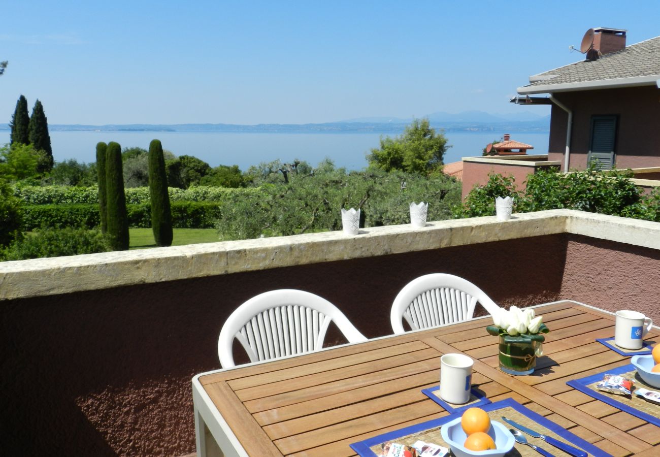 Appartamento a Bardolino - Regarda - Blue View 1 bilocale con terrazza vista lago, 1 camera, piscina