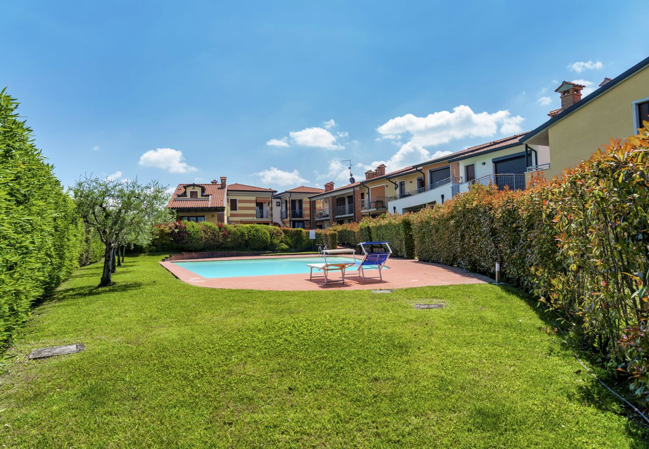 Appartamento a Lazise - Regarda - appartamento Miralago a Lazise con piscina e giardino privato