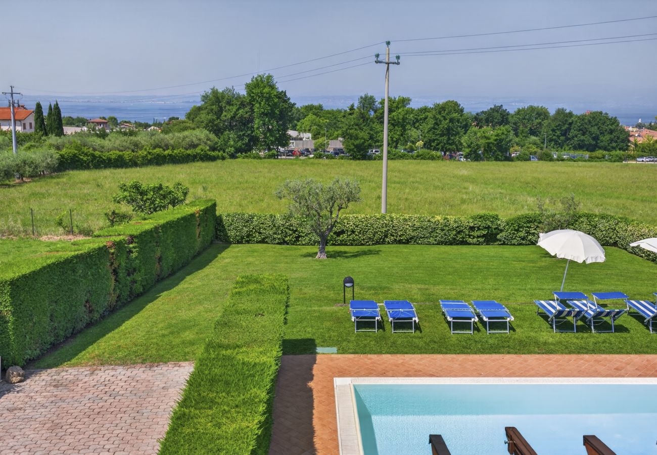 Appartamento a Lazise - Regarda - Appartamento Blanco a Lazise, con vista lago e piscina