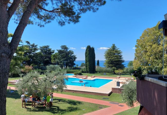  a Bardolino - Regarda - Blue View 2 con terrazza vista lago, 2 camere, piscina