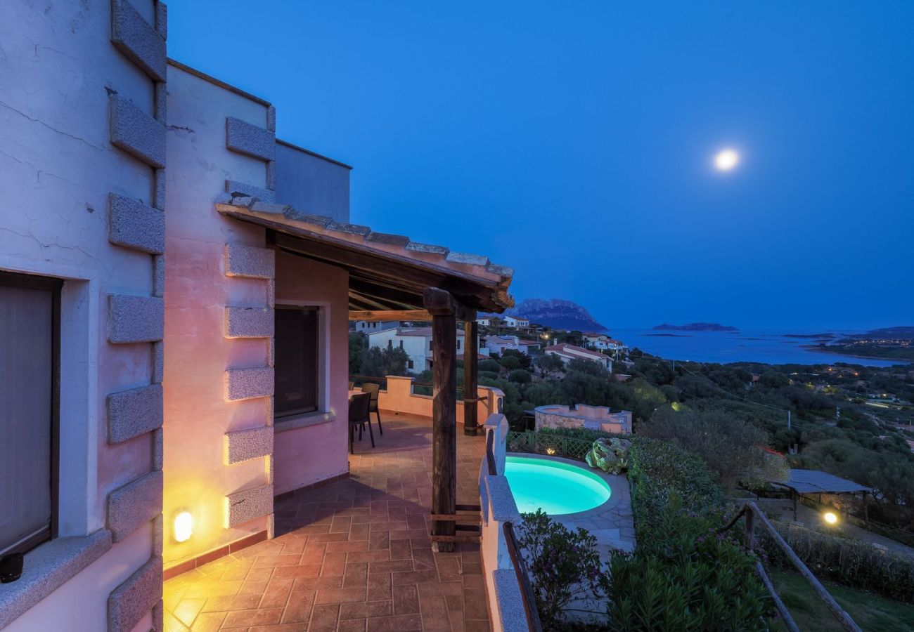 Villa a Olbia - Villa Majra - piscina esclusiva fronte Tavolara