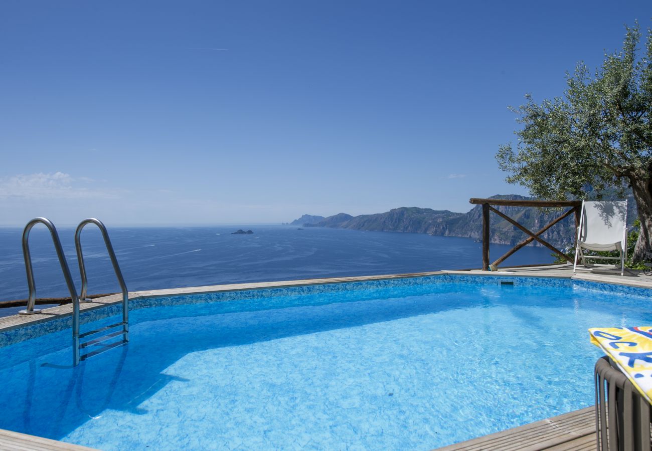Punta Di Diamante pool - Praiano