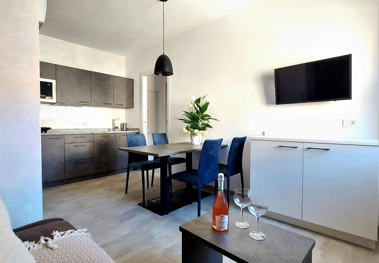 Appartamento a Bardolino - Regarda - Baur Suite 2, appartamento design in centro a Bardolino