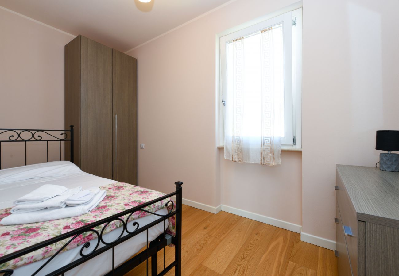 Villa a Manerba del Garda - Villa Iris 