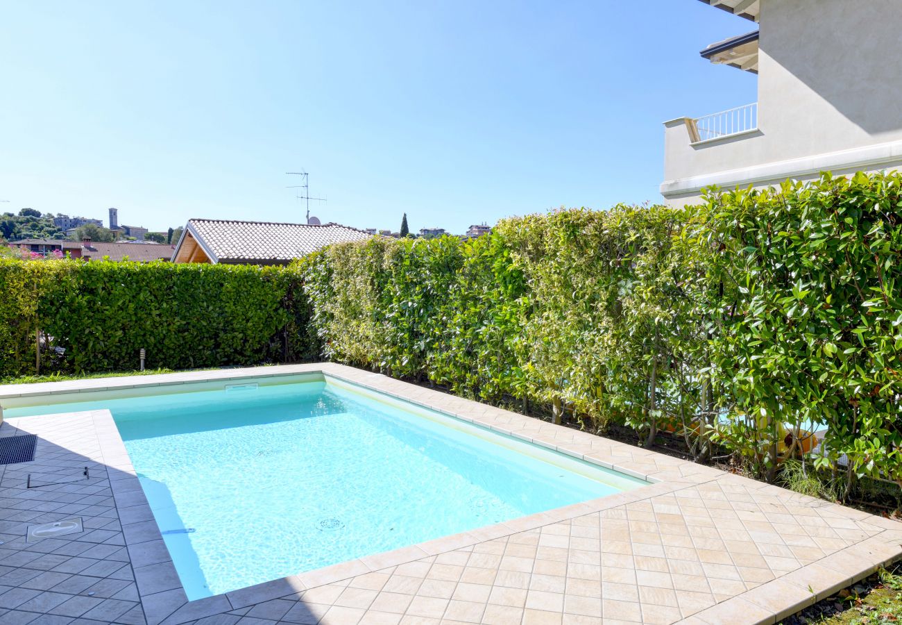 Villa a Manerba del Garda - Villa Iris 