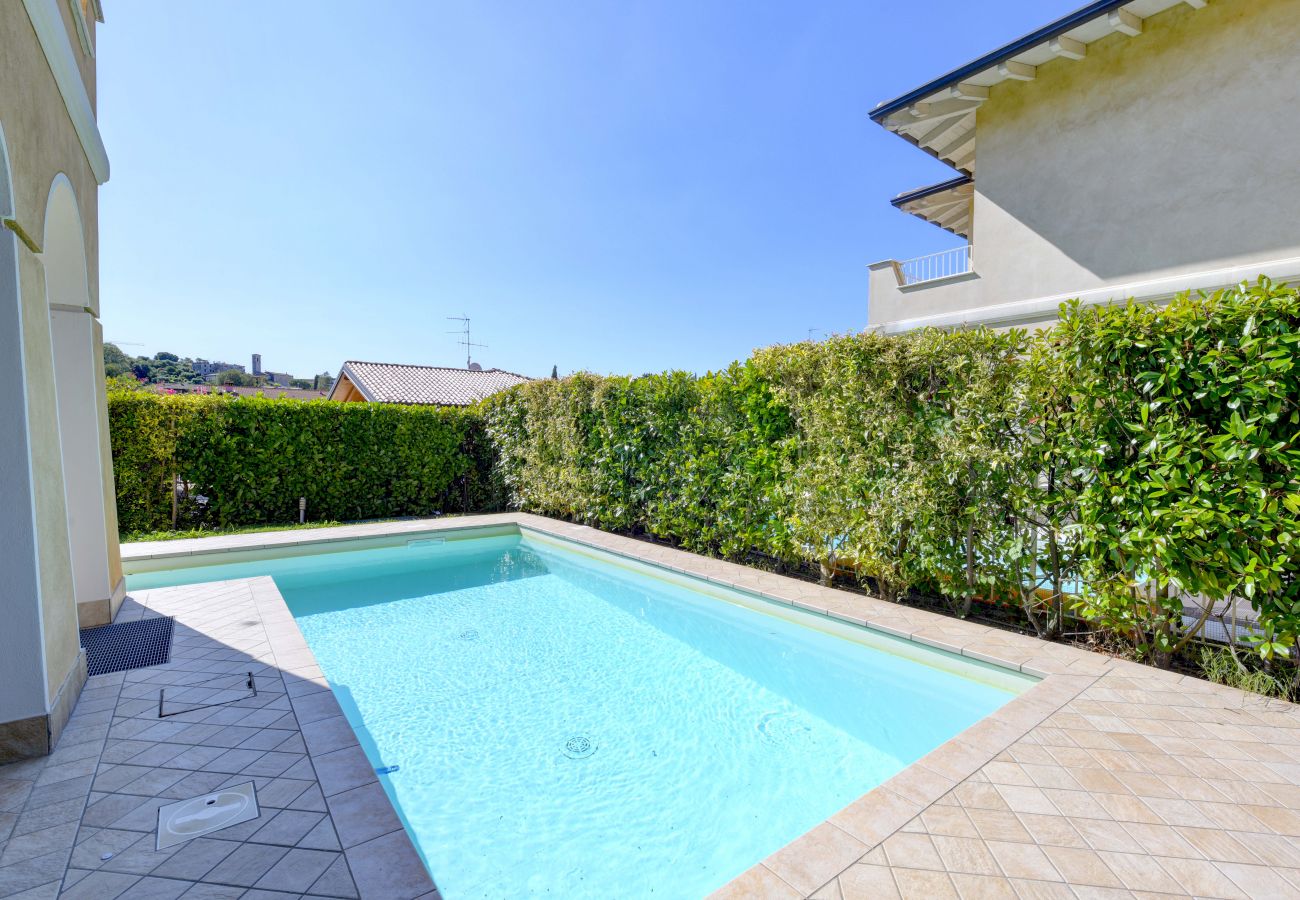 Villa a Manerba del Garda - Villa Iris 