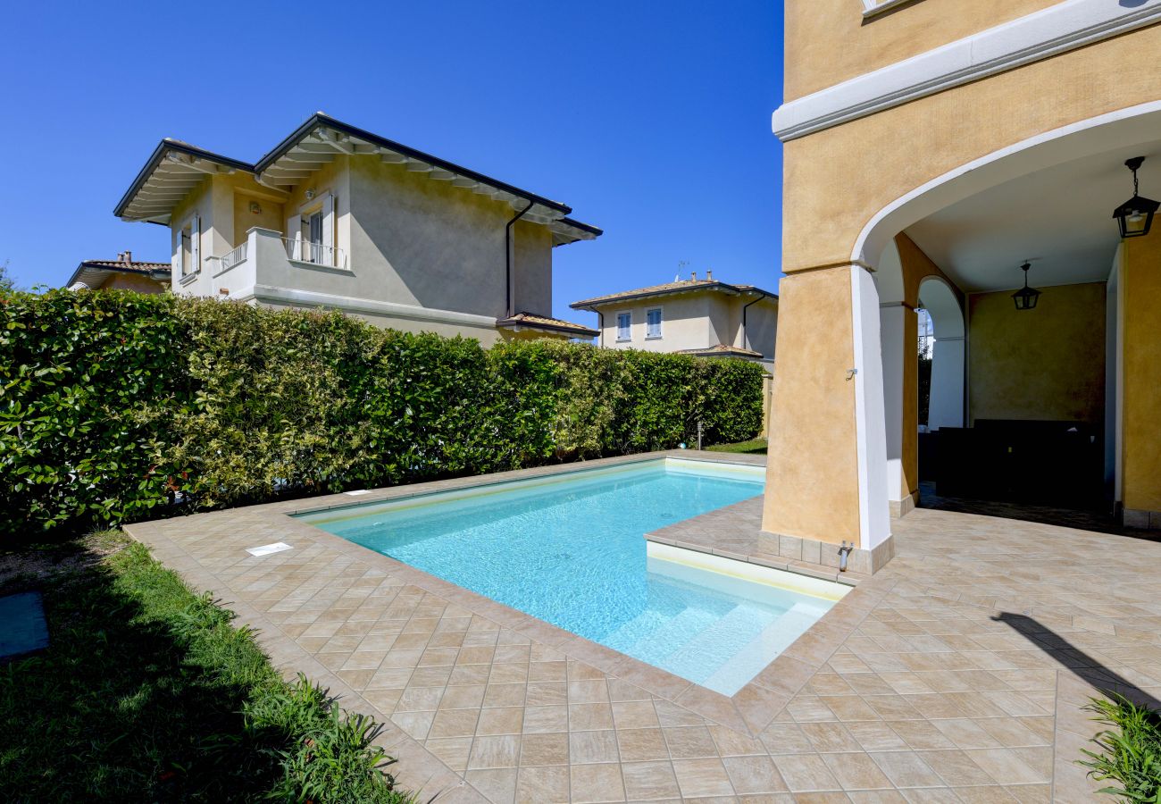 Villa a Manerba del Garda - Villa Iris 