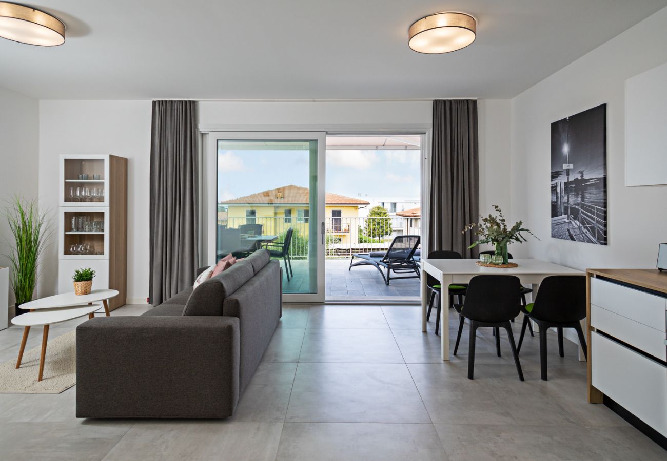 Appartamento a Lazise - Regarda - Casa Erika con grande terrazza, piscina, wifi