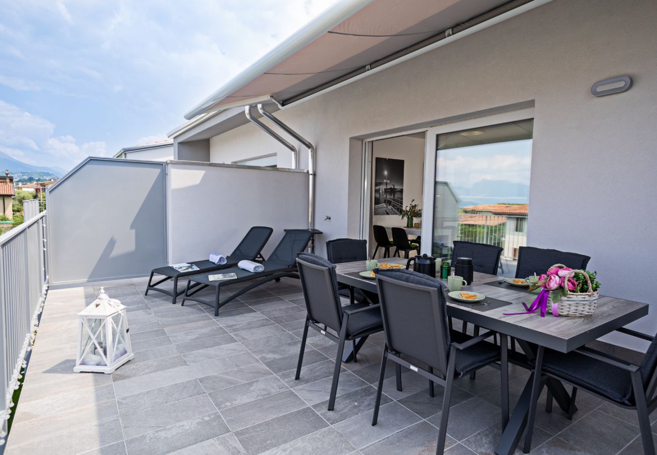 Appartamento a Lazise - Regarda - Casa Erika con grande terrazza, piscina, wifi