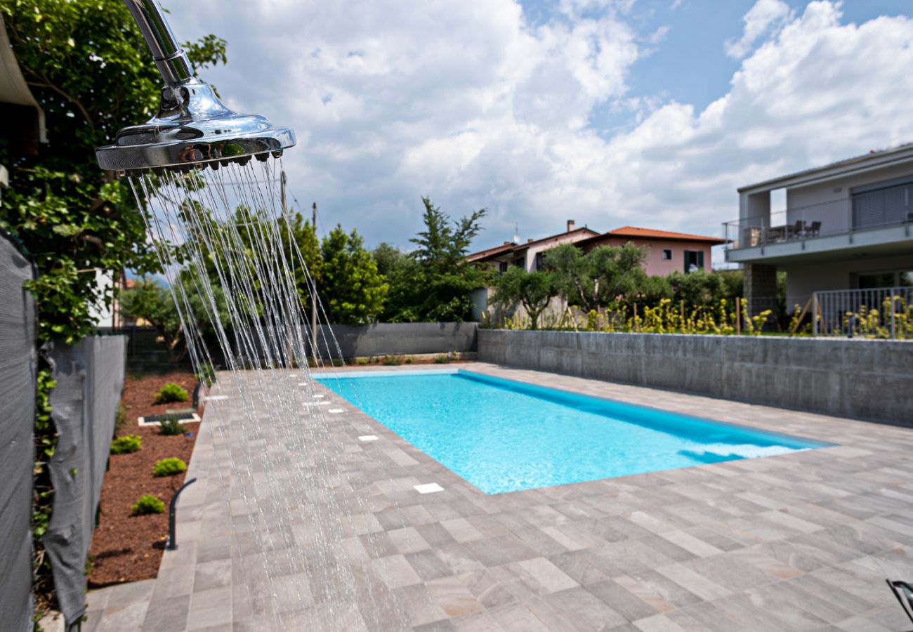Appartamento a Lazise - Regarda - Casa Erika con grande terrazza, piscina, wifi