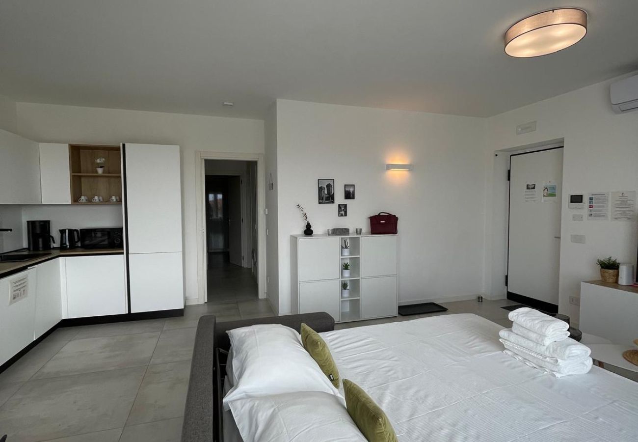 Appartamento a Lazise - Regarda - Casa Erika con grande terrazza, piscina, wifi
