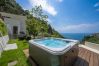 Villa a Amalfi - Villa Donna Rachele - Jacuzzi Vista Mare e Parcheggio Gratuito Villa a Amalfi - Villa Donna Rachele - Jacuzzi Vista Mare e Parcheggio Gratuito