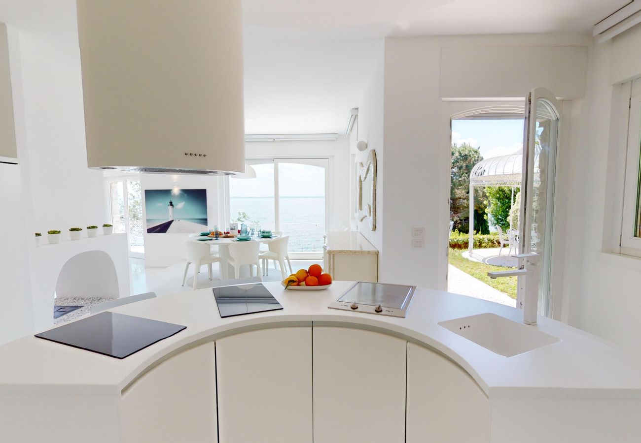 Villa a Manerba del Garda - Villa Flora 