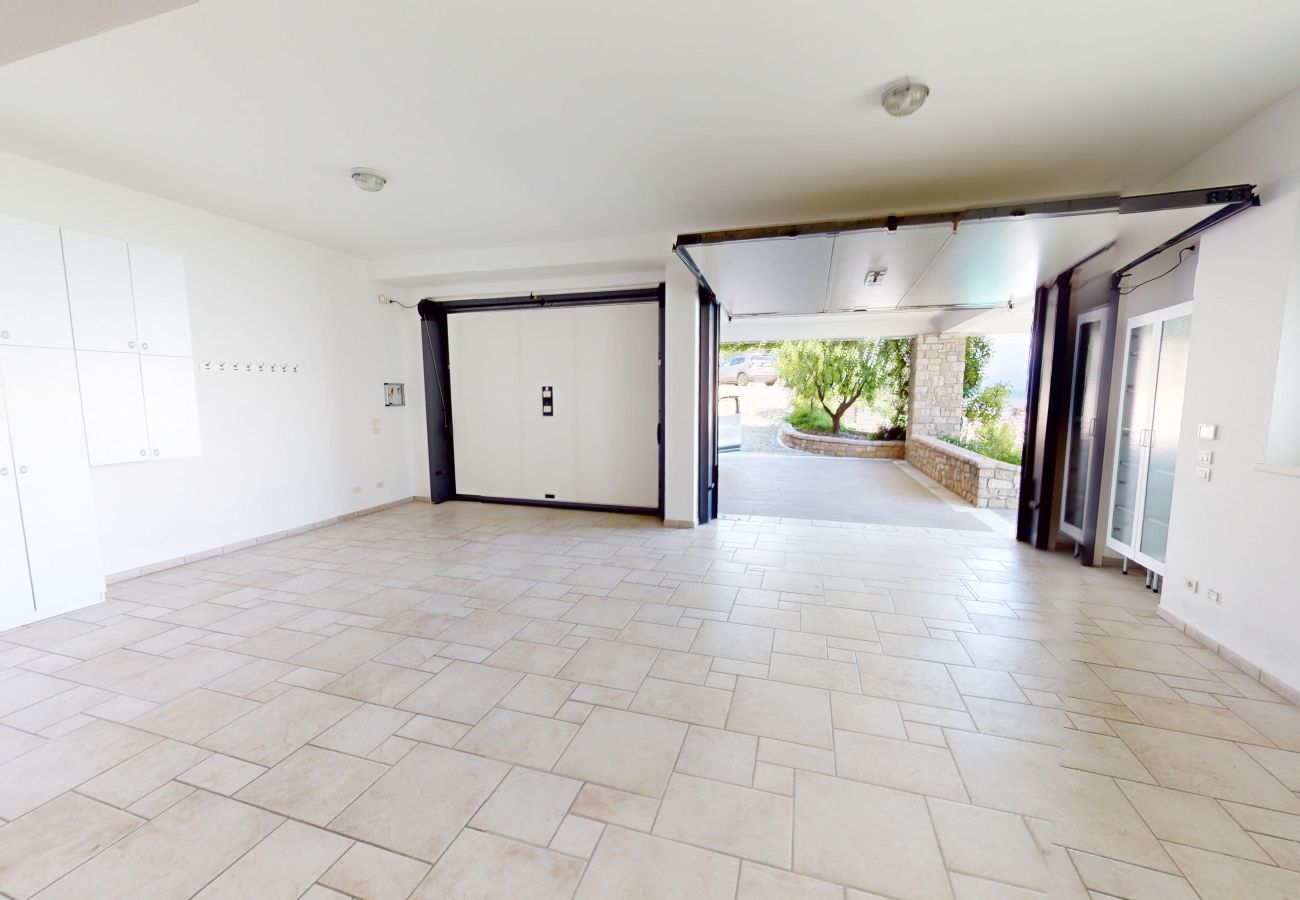 Villa a Manerba del Garda - Villa Flora 