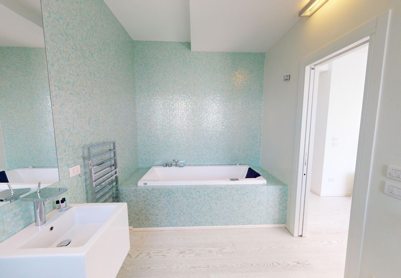 Villa a Manerba del Garda - Villa Flora 