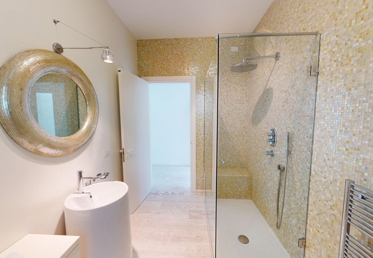 Villa a Manerba del Garda - Villa Flora 