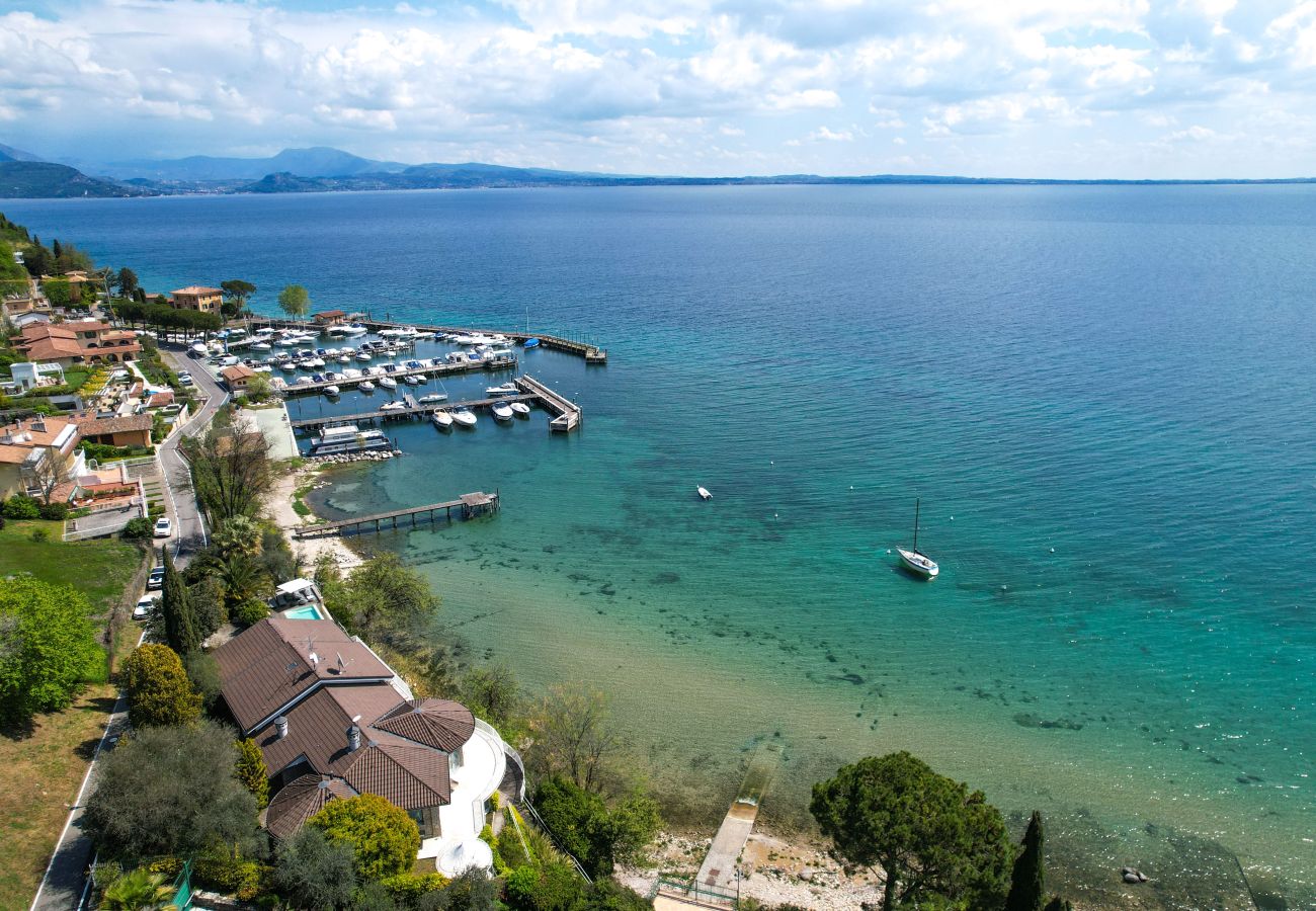 Villa a Manerba del Garda - Villa Flora 