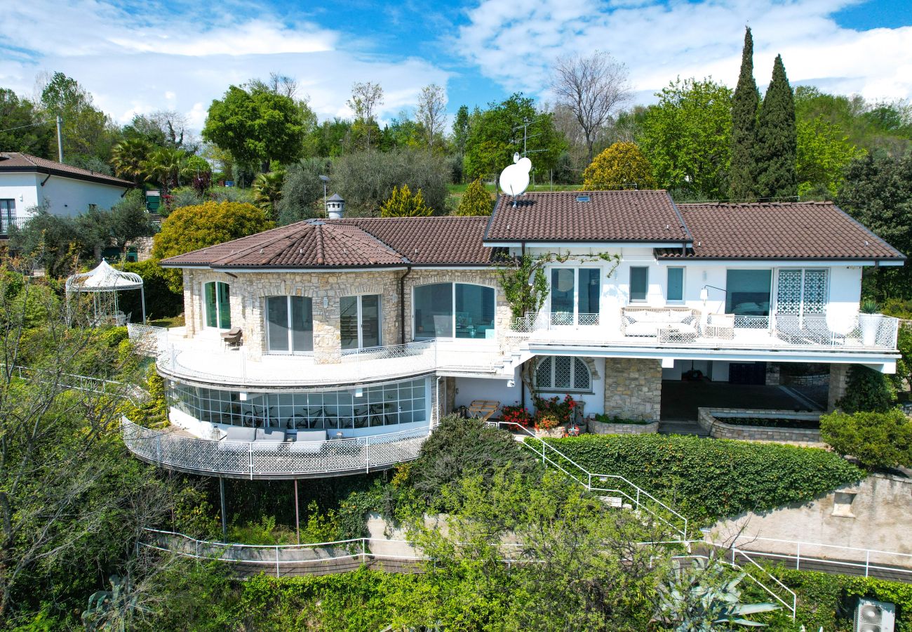 Villa a Manerba del Garda - Villa Flora 