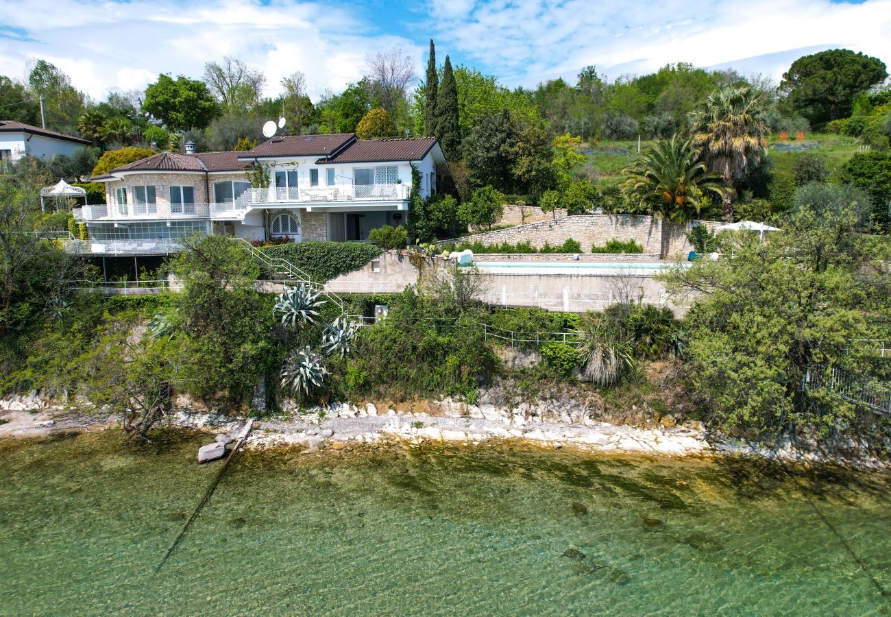 Villa a Manerba del Garda - Villa Flora 