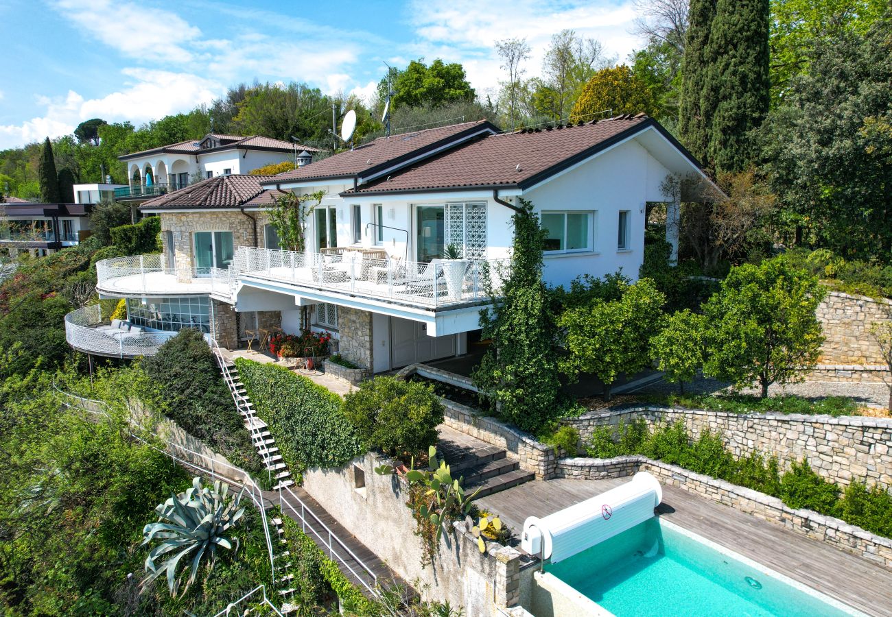 Villa a Manerba del Garda - Villa Flora 