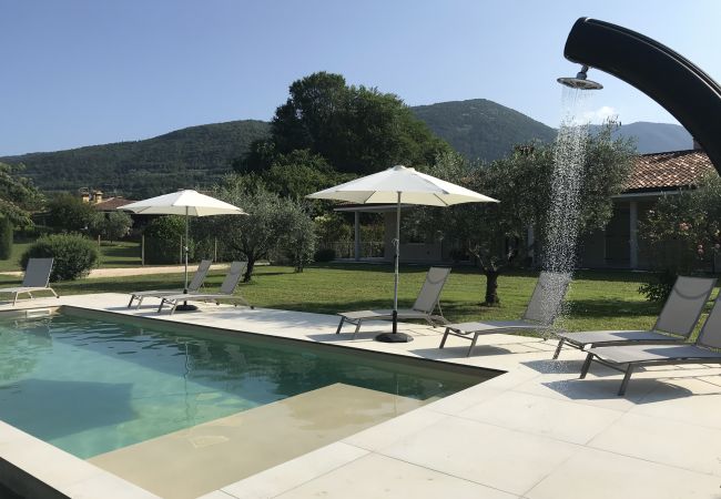 Villetta a Costermano - Regarda - Villa Ida, appartamento Rodole con piscina, aria condinata