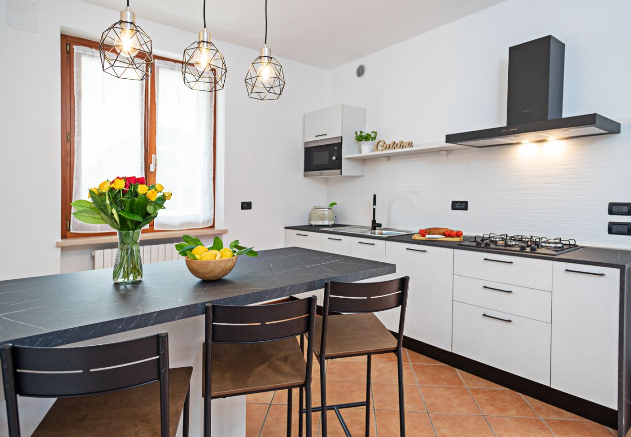 Villa a Costermano - Villa Ida per 12 persone con piscina privata e grande parco