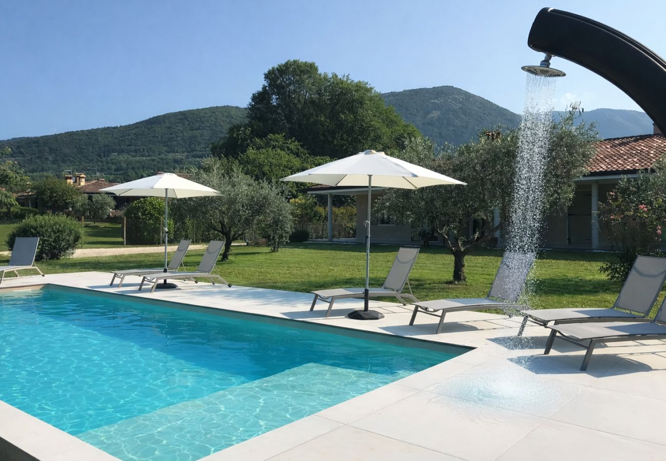 Villa a Costermano - Villa Ida per 12 persone con piscina privata e grande parco