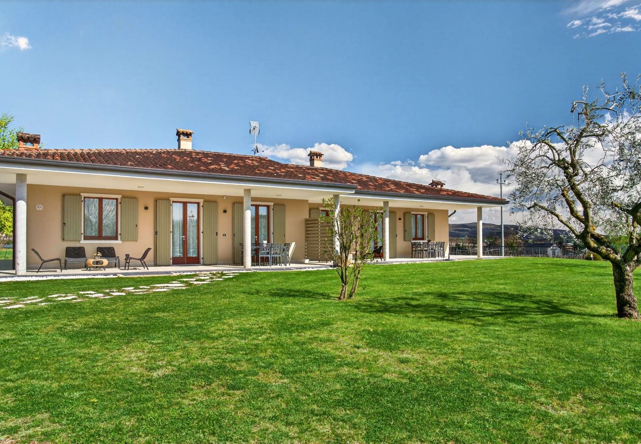 Villa a Costermano - Villa Ida per 12 persone con piscina privata e grande parco