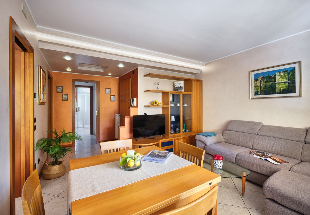 Appartamento a Bardolino - Regarda - La Casa di Fido con 3 camere, 2 bagni, giardino recintato