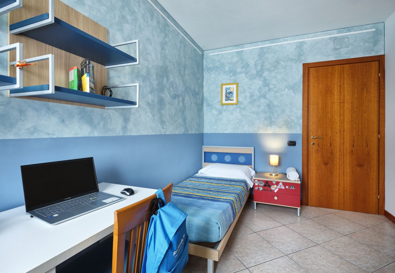 Appartamento a Bardolino - Regarda - La Casa di Fido con 3 camere, 2 bagni, giardino recintato