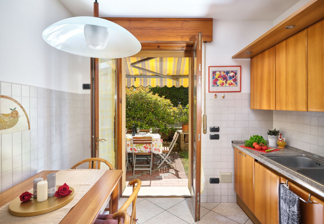 Appartamento a Bardolino - Regarda - La Casa di Fido con 3 camere, 2 bagni, giardino recintato
