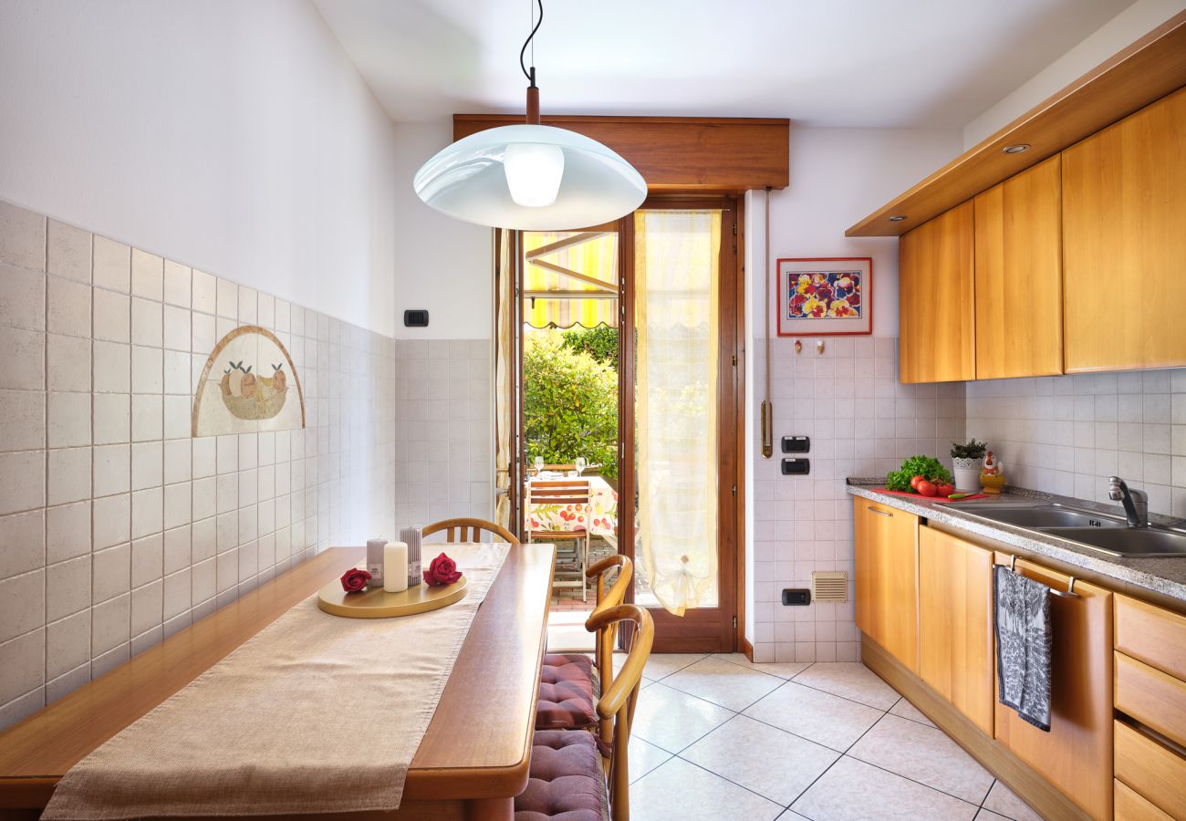 Appartamento a Bardolino - Regarda - La Casa di Fido con 3 camere, 2 bagni, giardino recintato