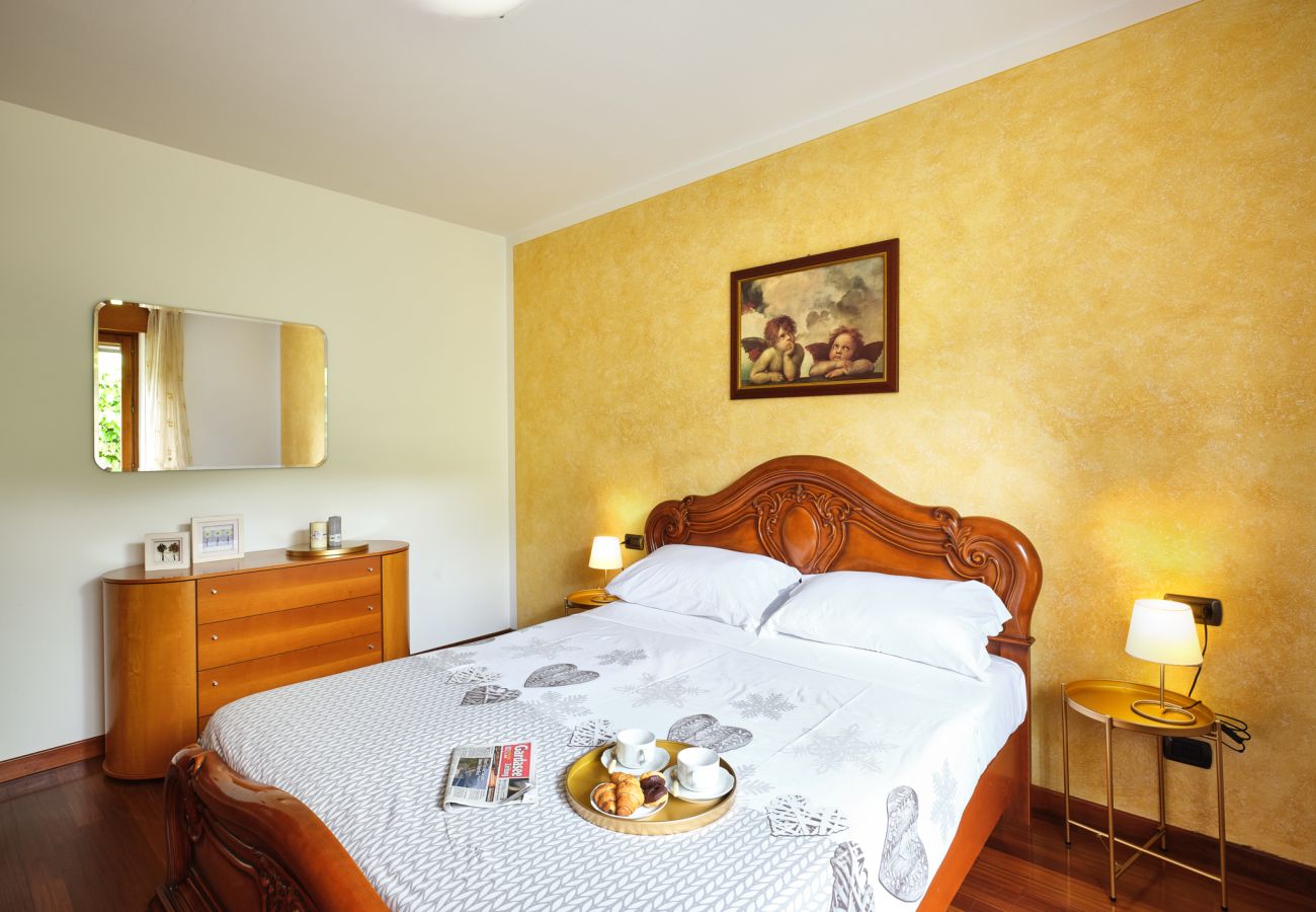 Appartamento a Bardolino - Regarda - La Casa di Fido con 3 camere, 2 bagni, giardino recintato