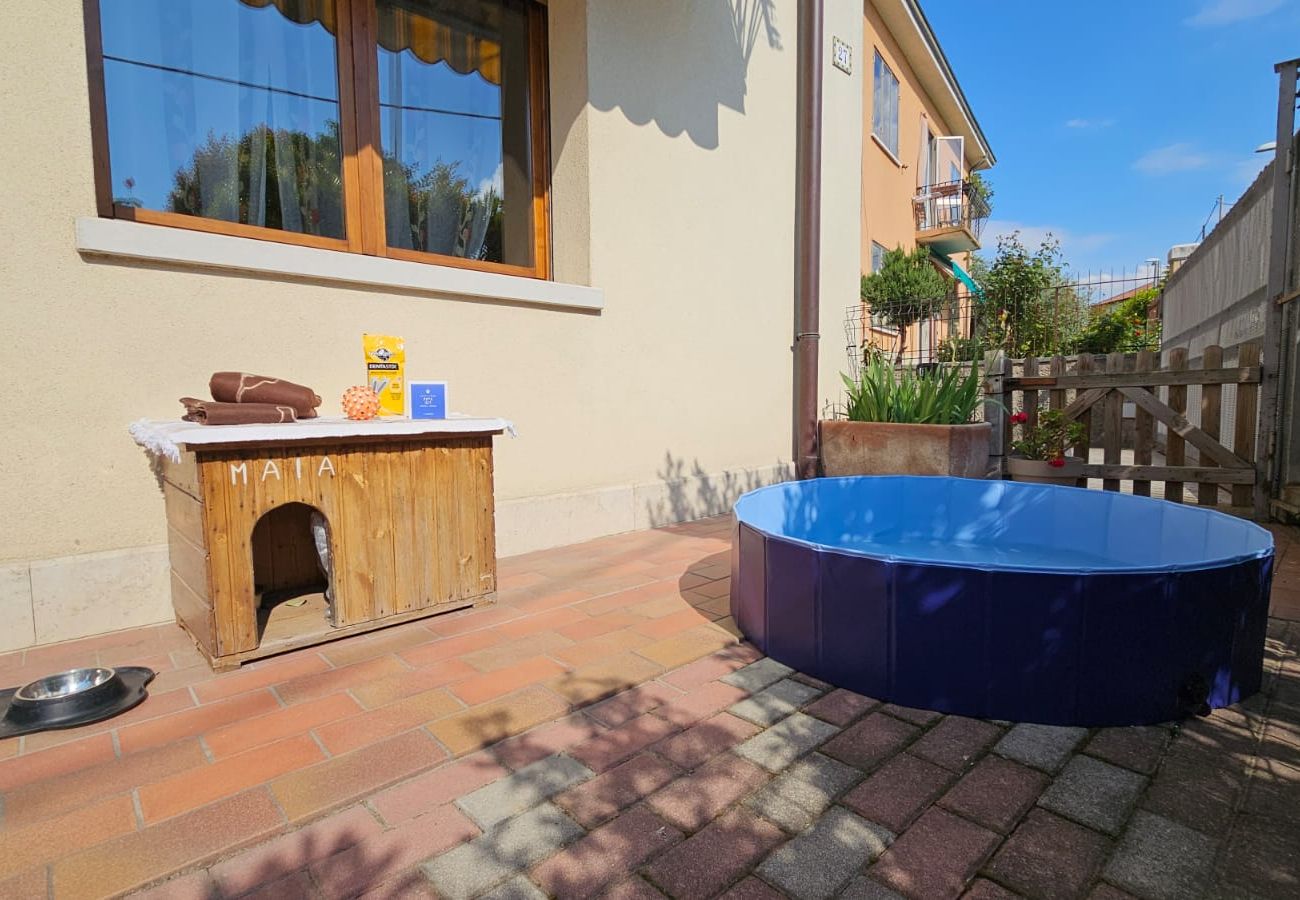Appartamento a Bardolino - Regarda - La Casa di Fido con 3 camere, 2 bagni, giardino recintato