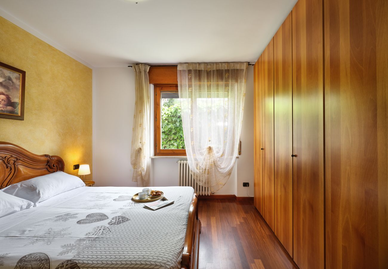 Appartamento a Bardolino - Regarda - La Casa di Fido con 3 camere, 2 bagni, giardino recintato